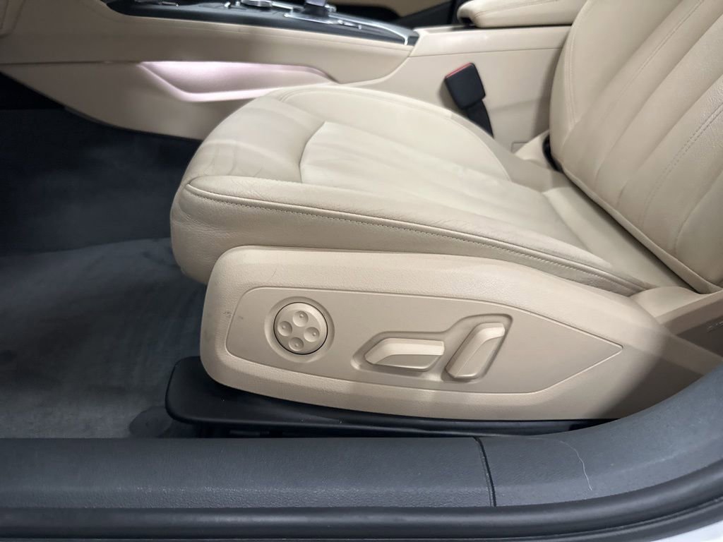 Used 2019 Audi A4 2.0T Premium FWD image 32
