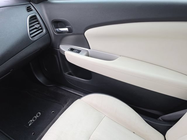 Used 2012 Chrysler 200 Limited FWD image 20