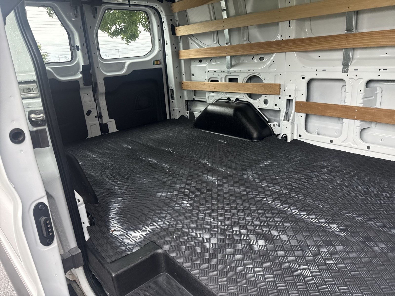 Used 2025 Ford Transit 250 Low Roof w/ Exterior Upgrade Package RWD image 21