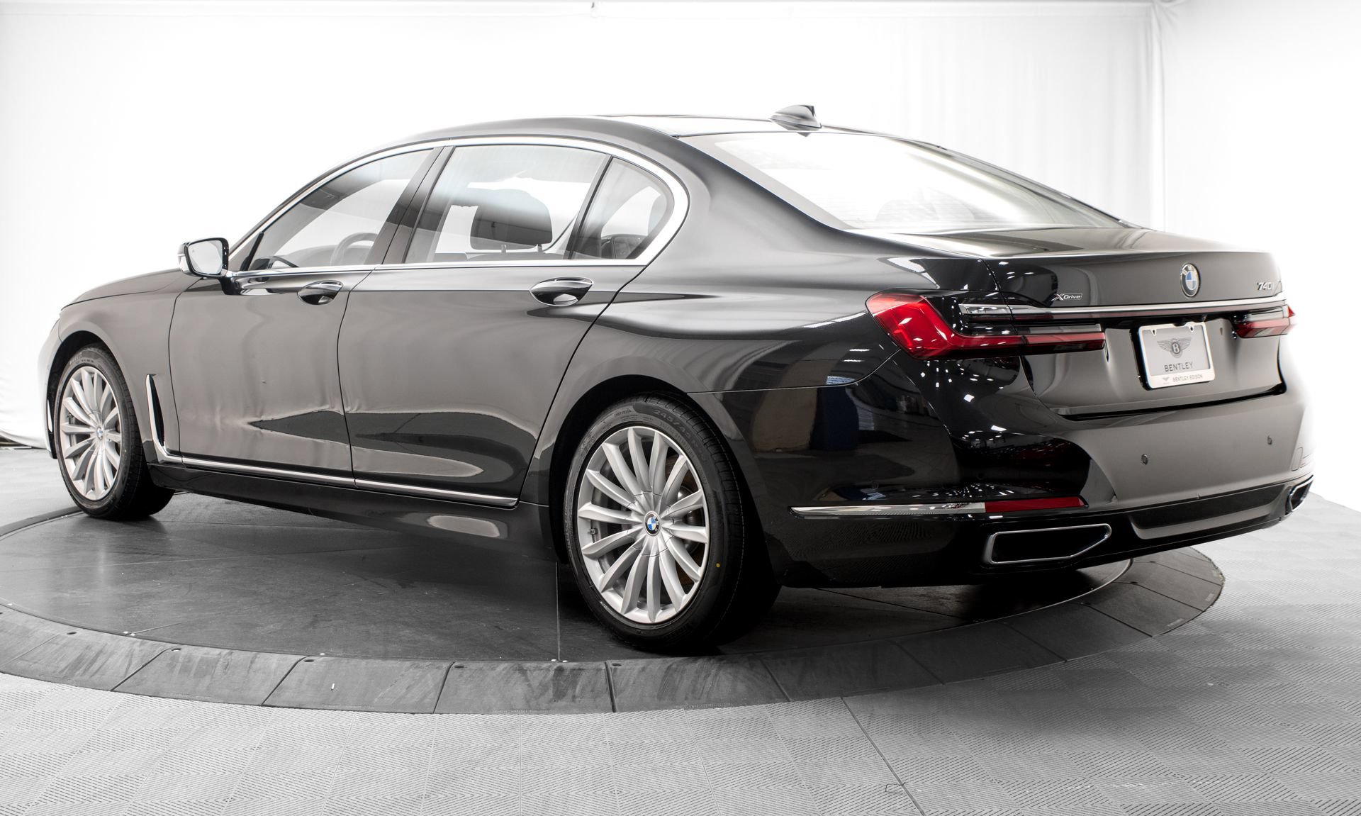 Used 2020 BMW 740i xDrive AWD/4WD image 5