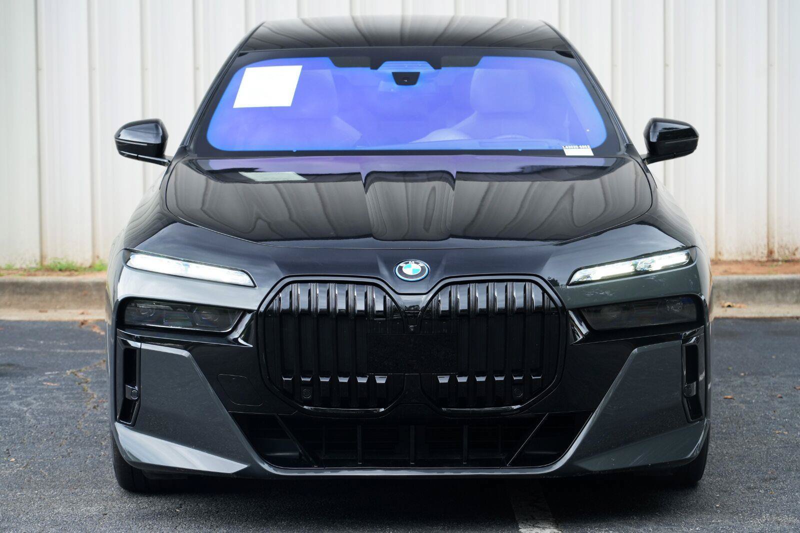 Used 2023 BMW i7 xDrive60 w/ Executive Package 2 AWD/4WD image 59