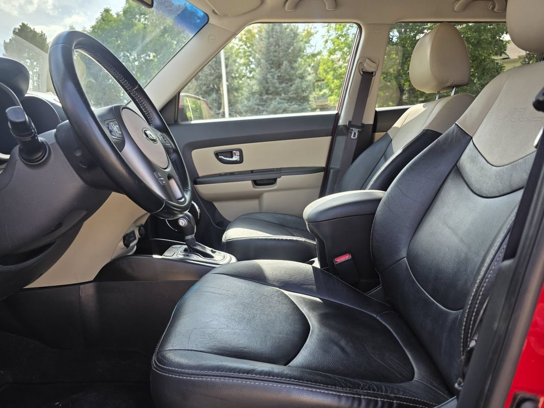 Used 2013 Kia Soul ! w/ Premium Pkg FWD image 13