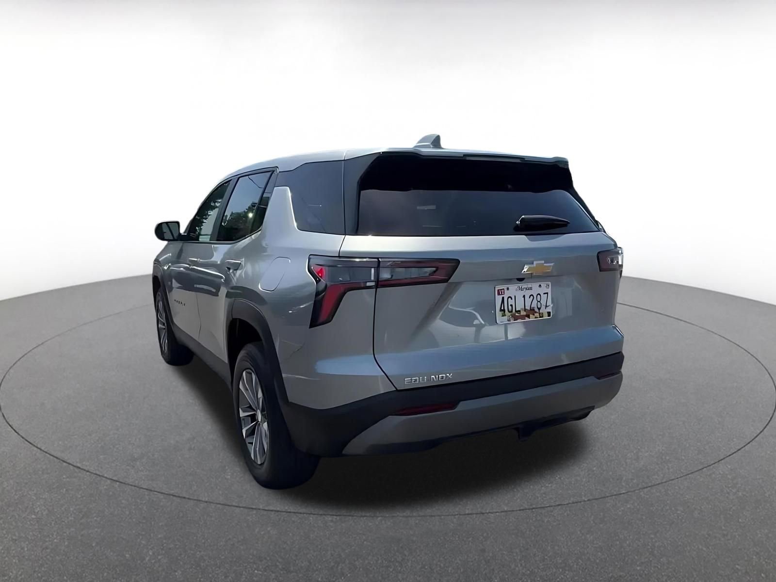 Used 2025 Chevrolet Equinox LT FWD image 11