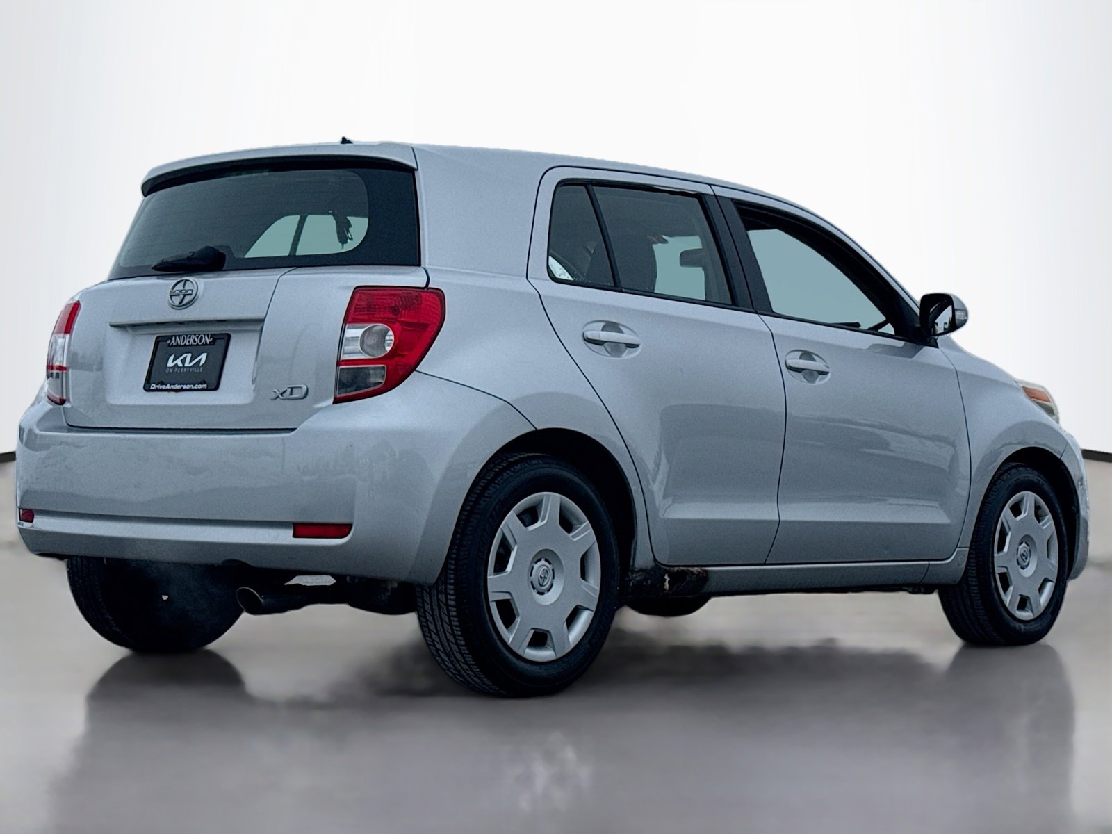 Used 2009 Scion xD image 2