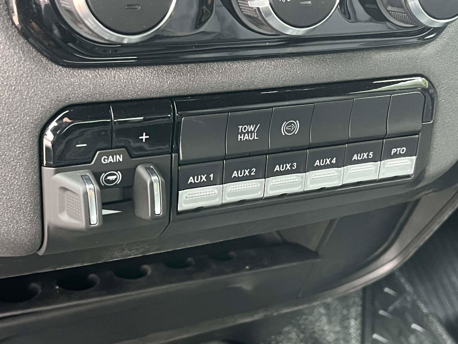 New 2027 RAM 3500 Tradesman AWD/4WD image 13