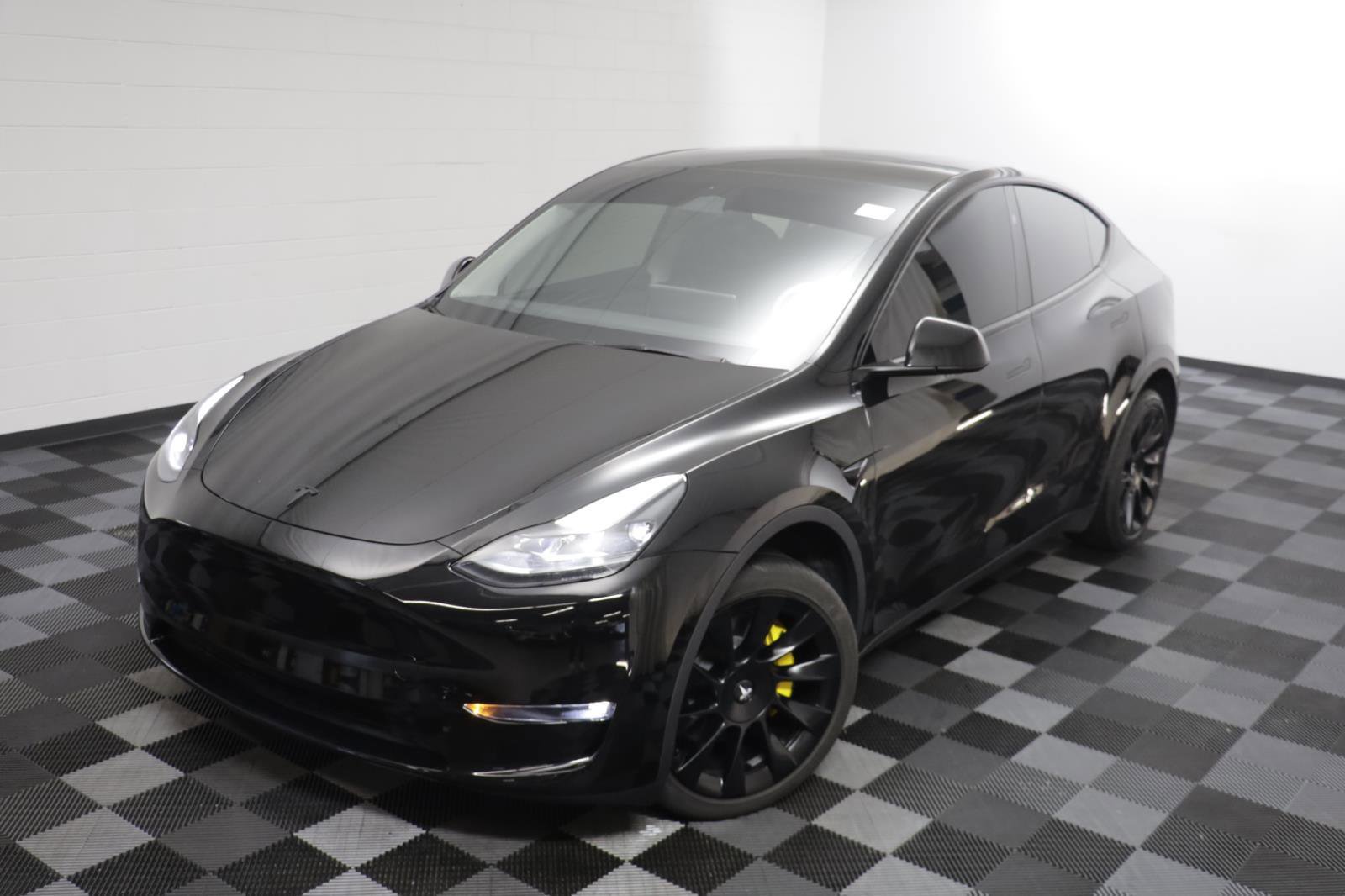 Used 2024 Tesla Model Y Long Range image 2
