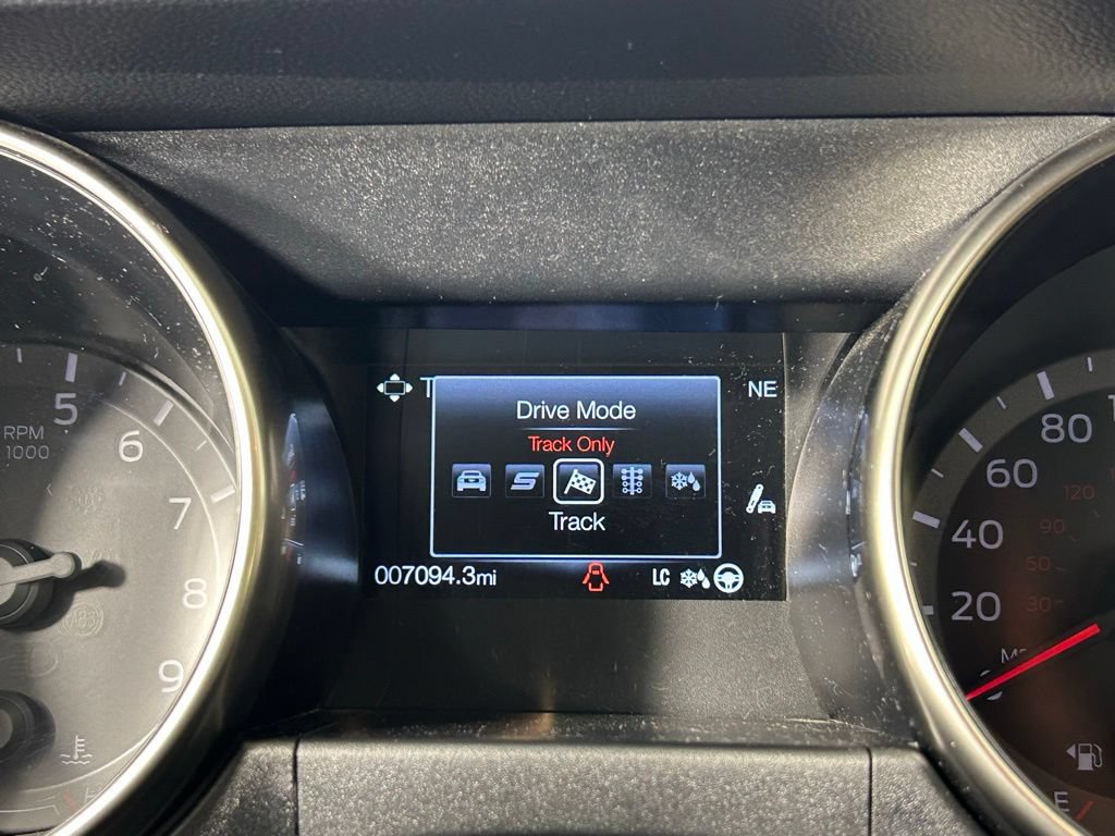 Used 2019 Ford Mustang Shelby GT350R w/ GT350R Equipment Group 920A RWD image 24