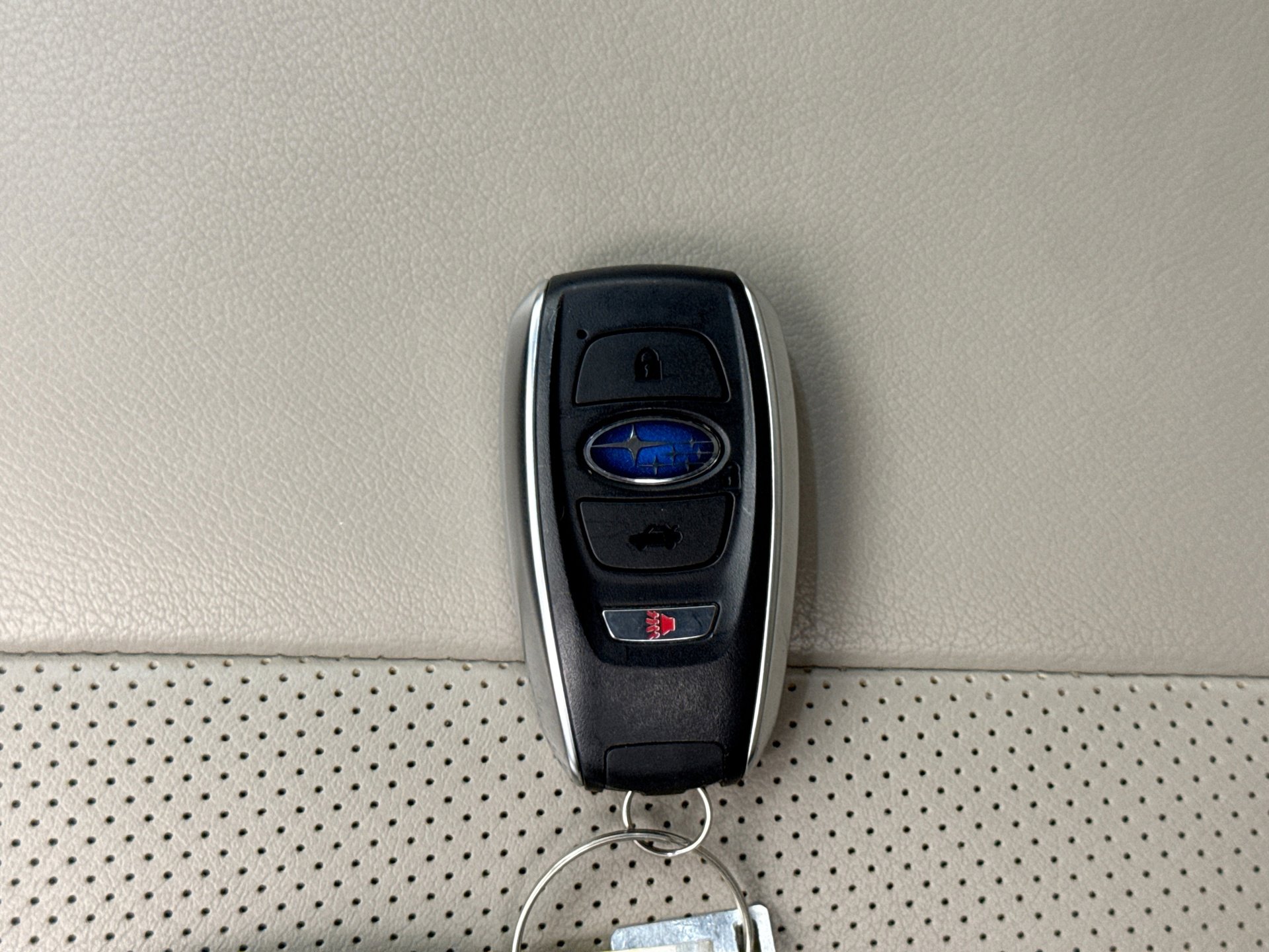 Used 2023 Subaru Ascent Limited image 10