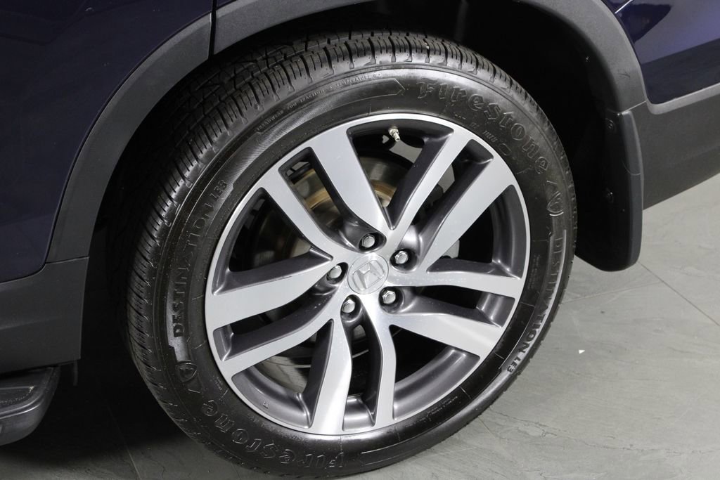 Used 2018 Honda Pilot Touring image 11