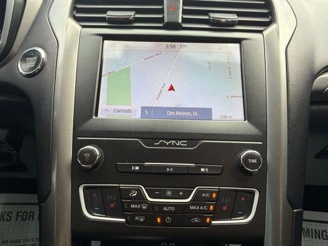 Used 2020 Ford Fusion SE AWD/4WD image 22