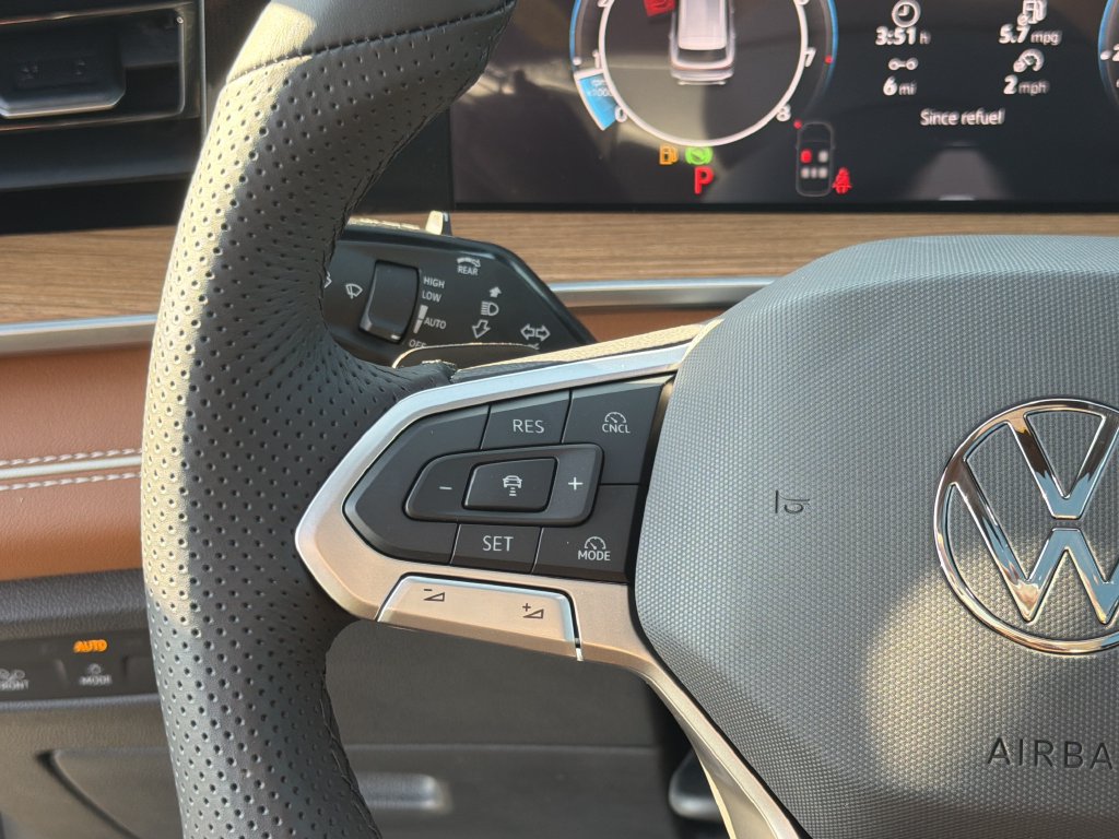 New 2026 Volkswagen Tiguan SEL R-Line AWD/4WD image 25