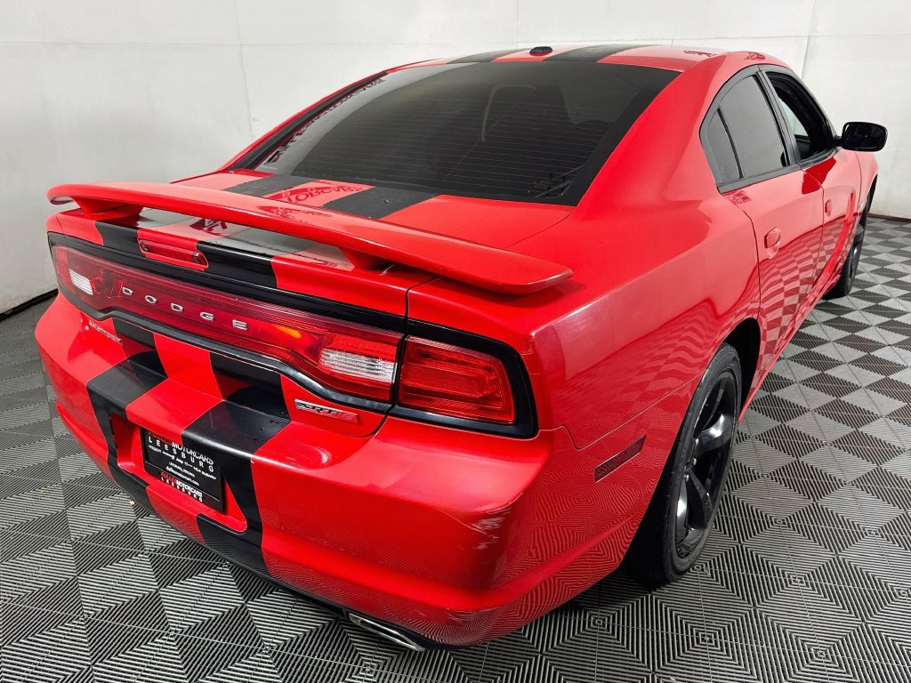 Used 2014 Dodge Charger R/T w/ Blacktop Package RWD image 7