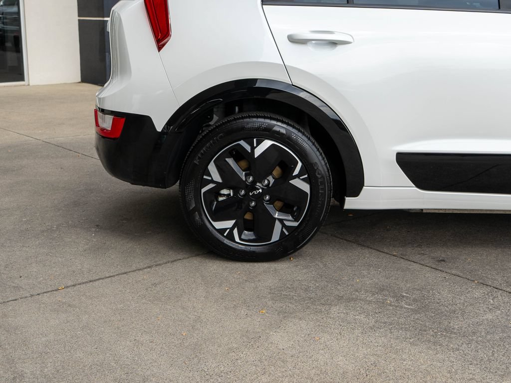 Certified 2024 Kia Niro Wind FWD image 33