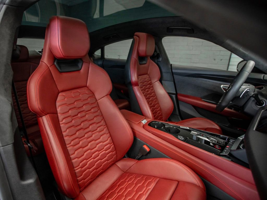 Used 2024 Audi e-tron GT Prestige AWD/4WD image 21