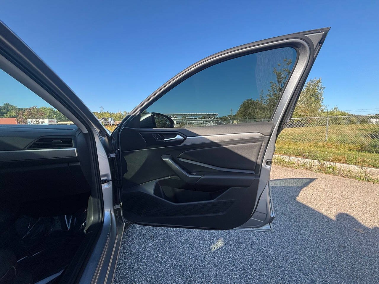 Used 2020 Volkswagen Jetta SE w/ SE Cold Weather Package FWD image 17