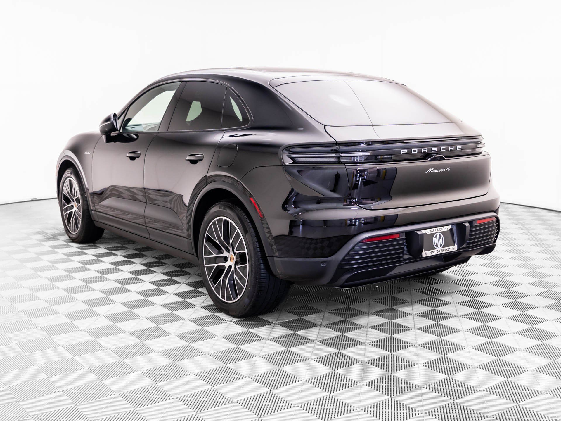 Certified 2026 Porsche Macan 4 Electric AWD/4WD image 3