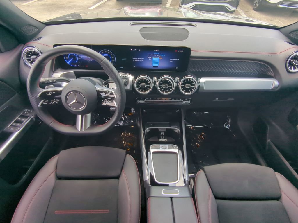 Used 2024 Mercedes-Benz EQB 300 4MATIC image 2