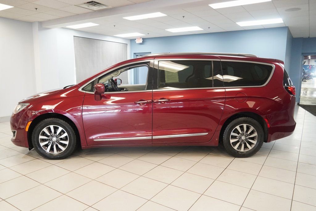 Used 2020 Chrysler Pacifica Touring-L Plus image 2