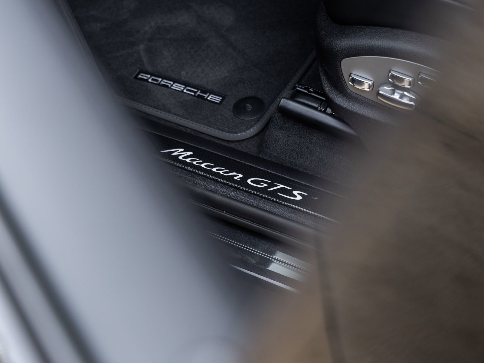 New 2026 Porsche Macan GTS AWD/4WD image 26