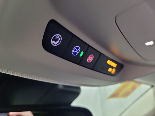 Used 2021 Buick Envision Essence w/ Sport Touring Package image 28