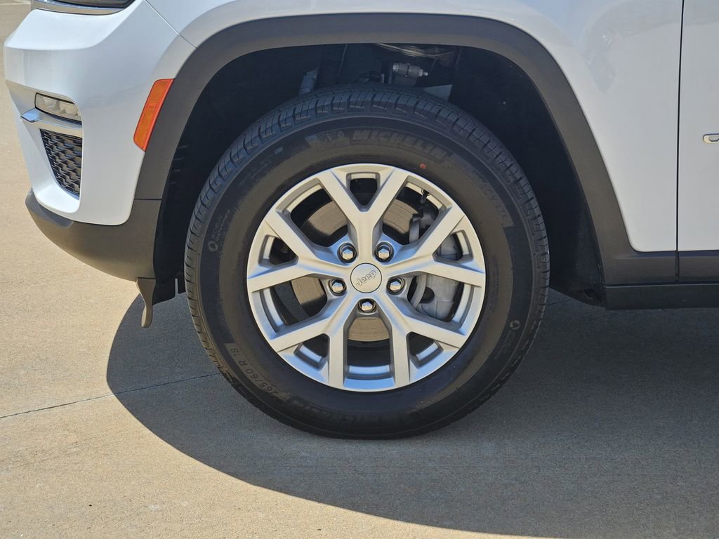 Used 2023 Jeep Grand Cherokee Limited RWD image 16