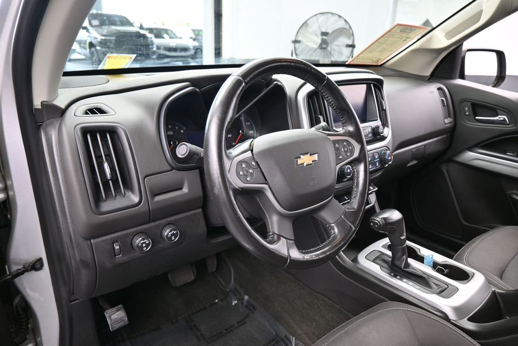 Used 2018 Chevrolet Colorado LT w/ Redline Special Edition AWD/4WD image 10