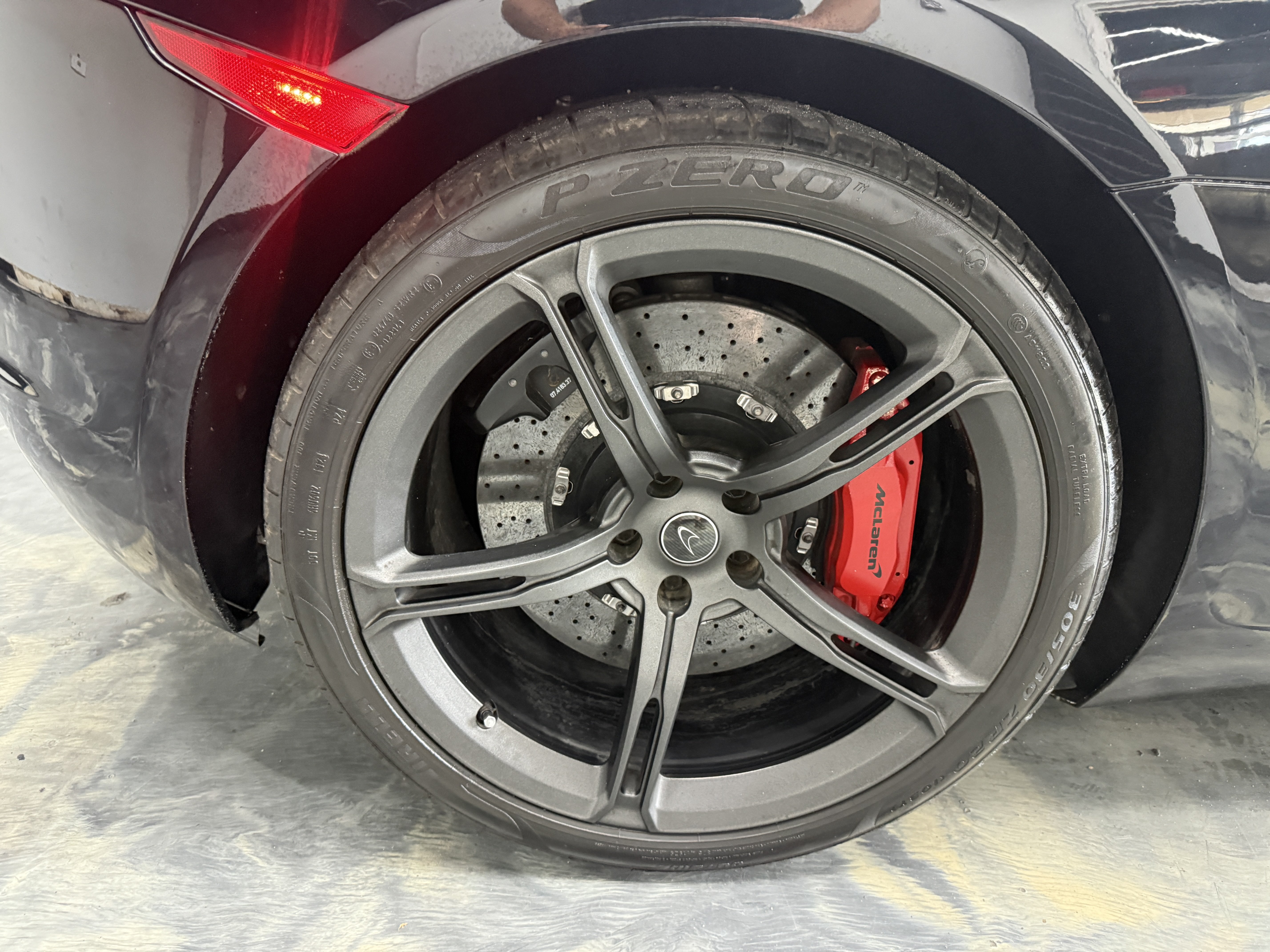Used 2016 McLaren 650S Spider RWD image 53