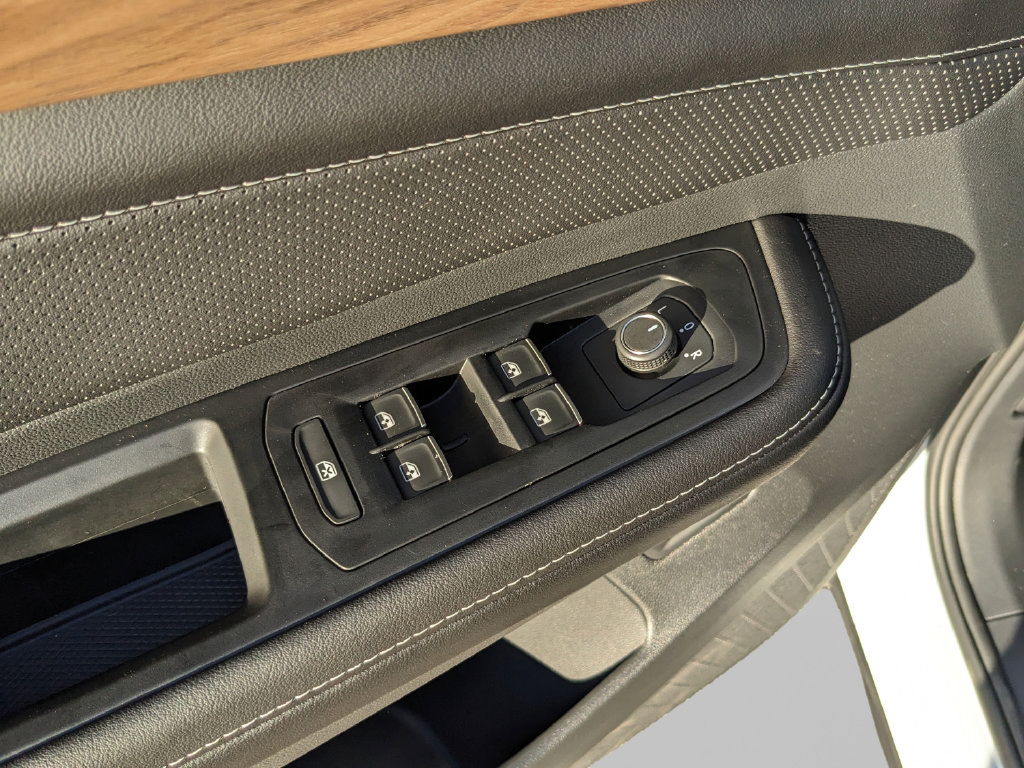 New 2026 Volkswagen Atlas SE FWD image 18