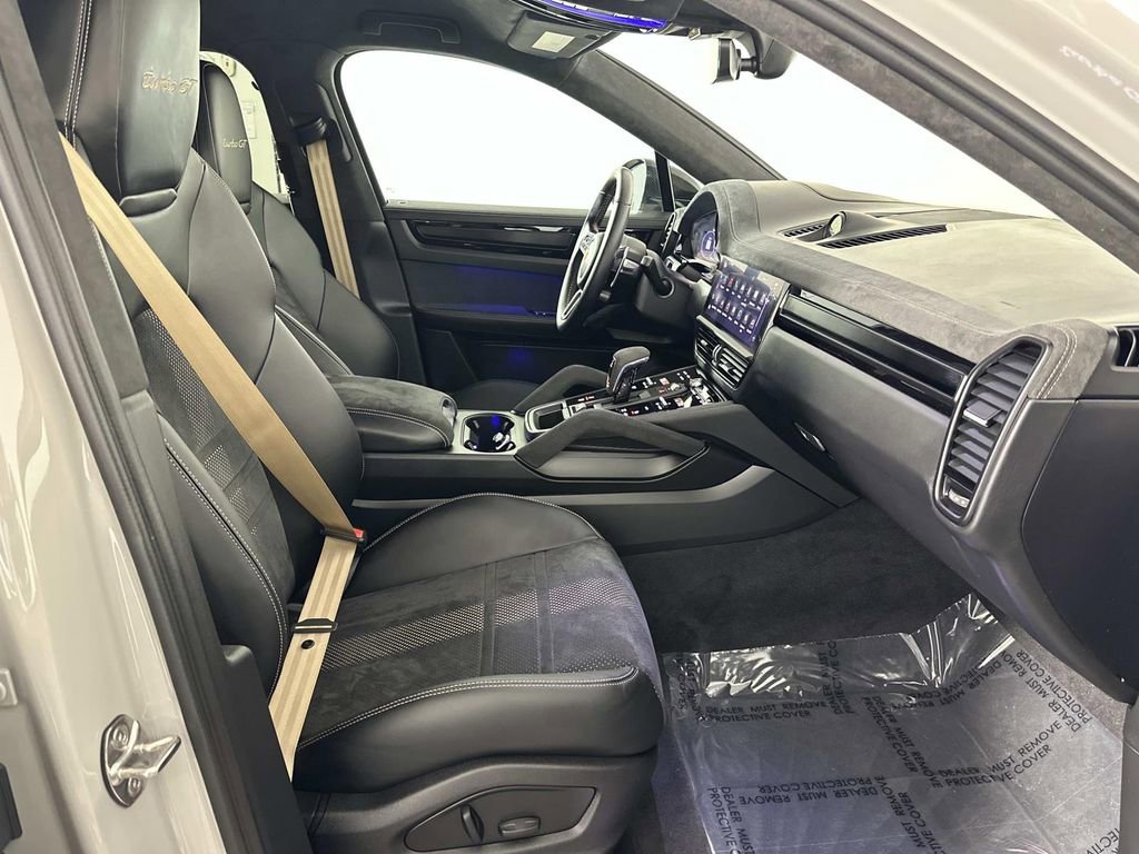 Used 2023 Porsche Cayenne Turbo GT image 38