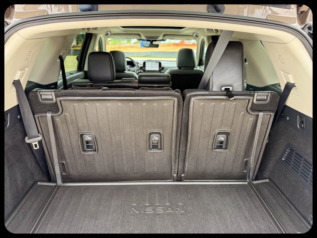 Used 2024 Nissan Pathfinder Platinum w/ Cargo Package image 20