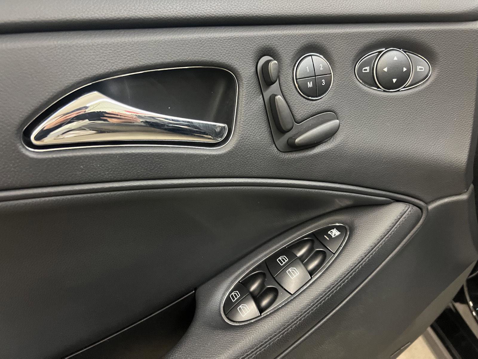 Used 2011 Mercedes-Benz CLS 550 image 16