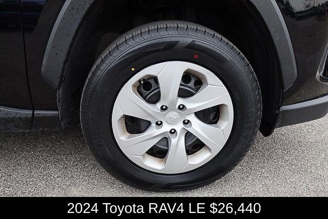 Used 2024 Toyota RAV4 LE image 13