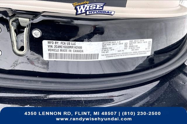 Used 2024 Chrysler Pacifica Limited image 34