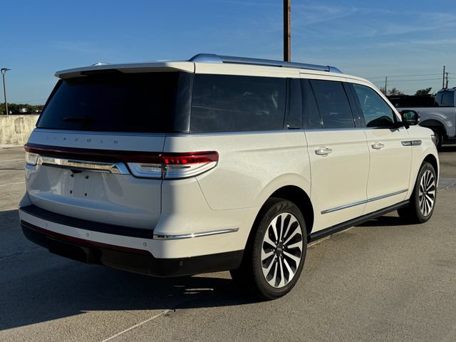 Used 2023 Lincoln Navigator L Reserve AWD/4WD image 3
