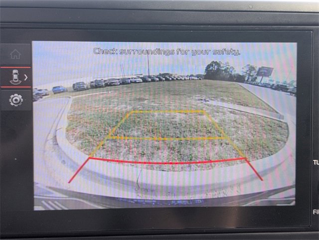 Used 2023 Kia Carnival LX image 15