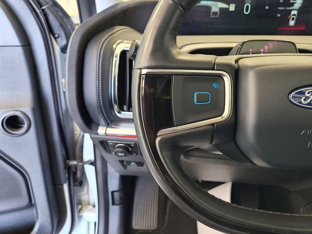 Used 2025 Ford Expedition Platinum AWD/4WD image 16