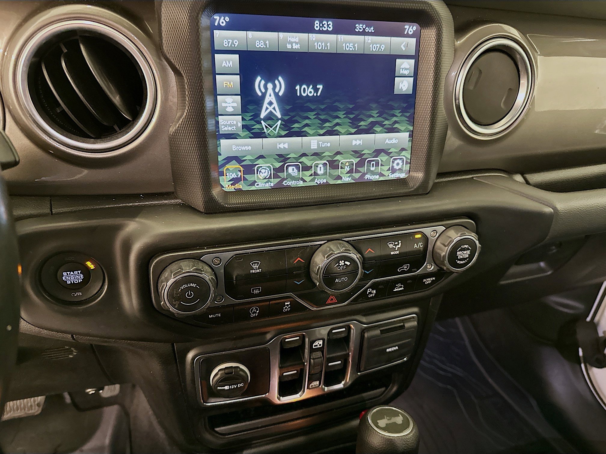 Used 2021 Jeep Wrangler Unlimited Sahara AWD/4WD image 26