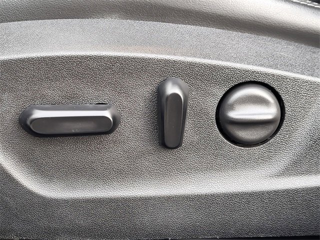 Used 2016 Chevrolet Malibu LTZ image 5