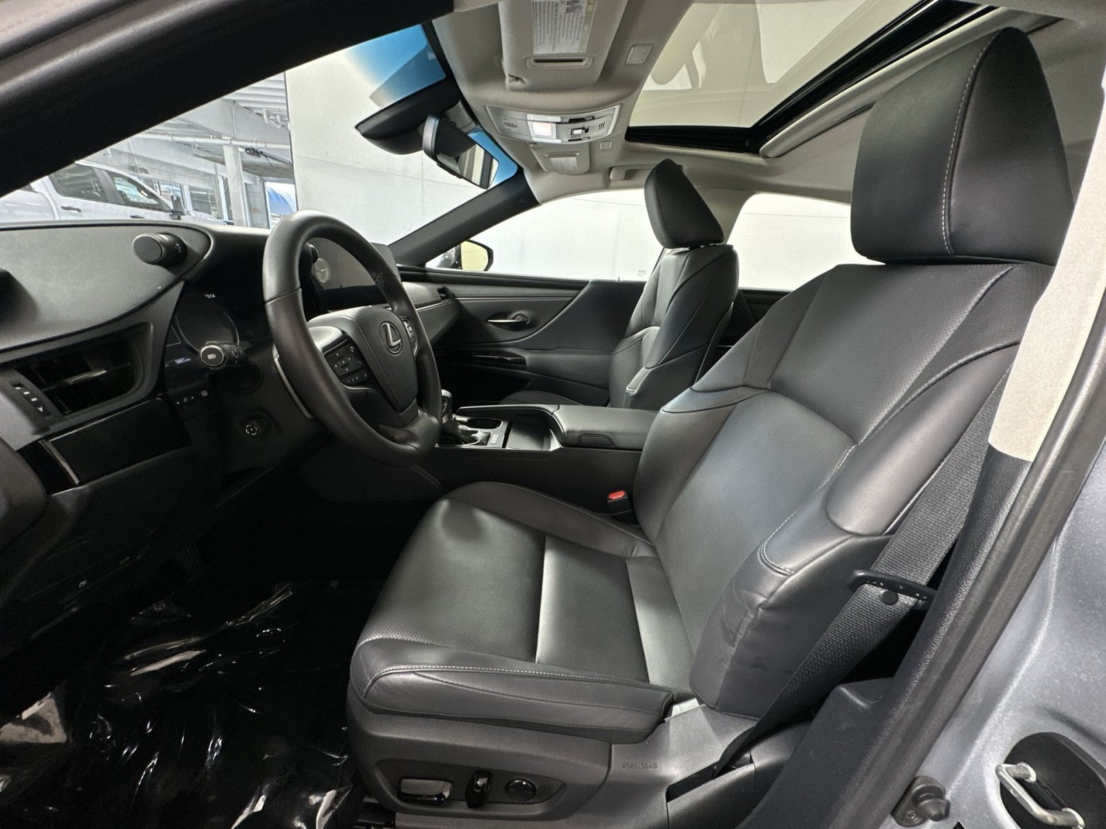 Used 2023 Lexus ES 350 w/ Premium Package FWD image 13