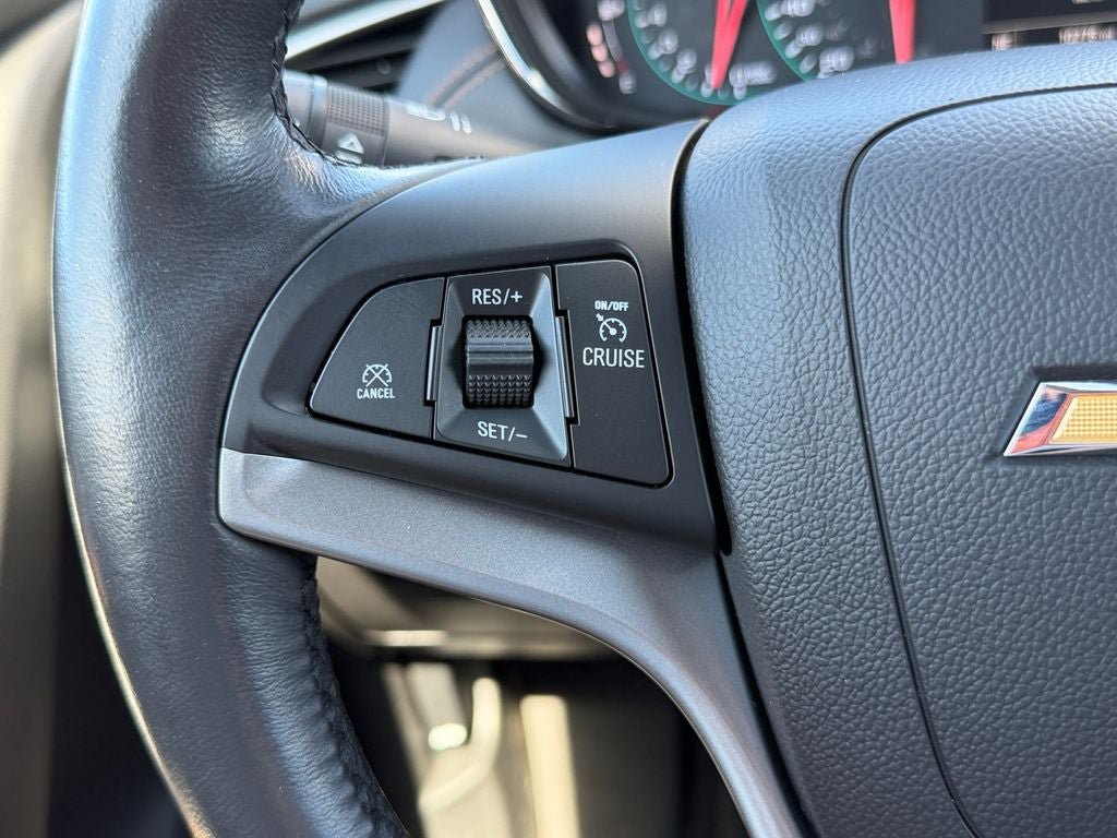 Used 2022 Chevrolet Trax LT w/ LT Convenience Package AWD/4WD image 15