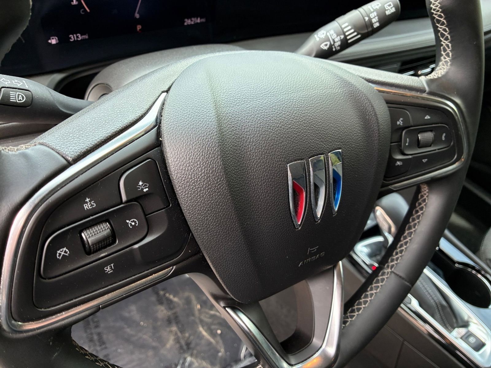 Used 2025 Buick Encore GX Preferred AWD/4WD image 25