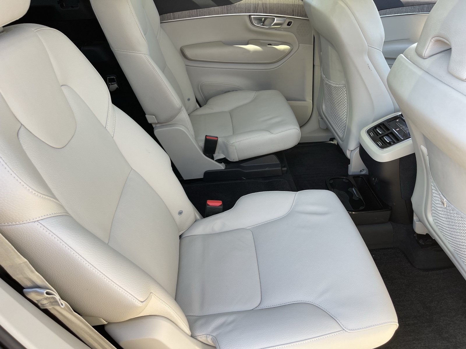Used 2024 Volvo XC90 B6 Plus AWD/4WD image 15