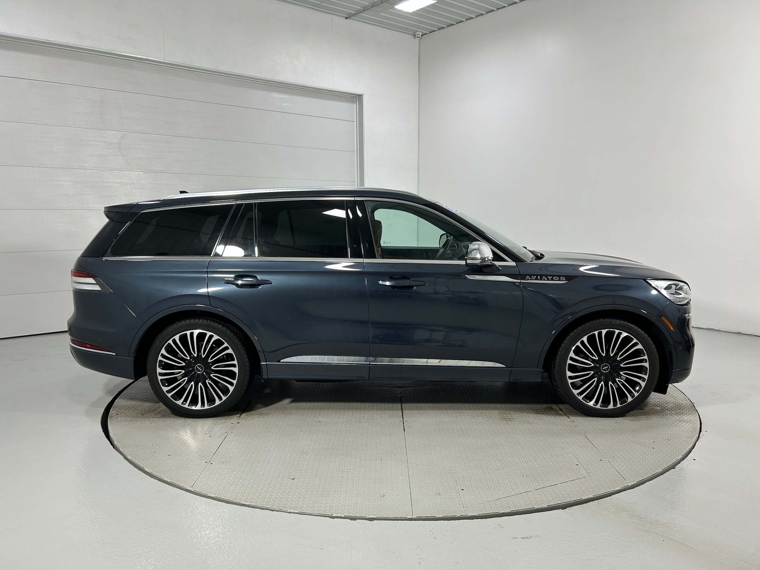 Used 2021 Lincoln Aviator Black Label w/ Dynamic Handling Package AWD/4WD image 41
