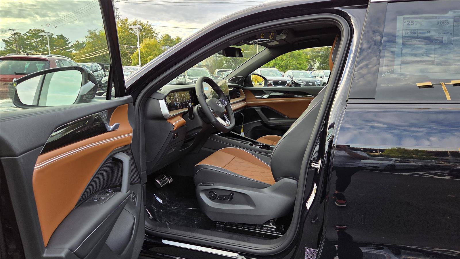 New 2026 Volkswagen Tiguan SEL R-Line AWD/4WD image 14