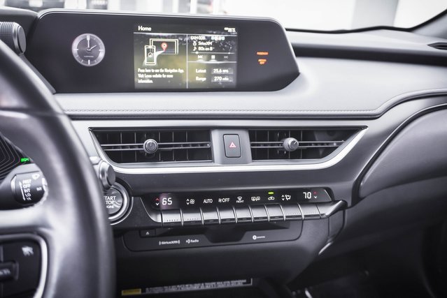 Used 2022 Lexus UX 200 200 Base w/ Accessory Package (Z2) image 18