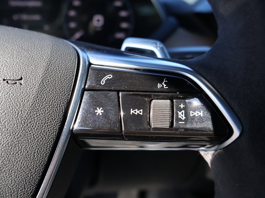 Used 2023 Audi e-tron GT Premium Plus image 43