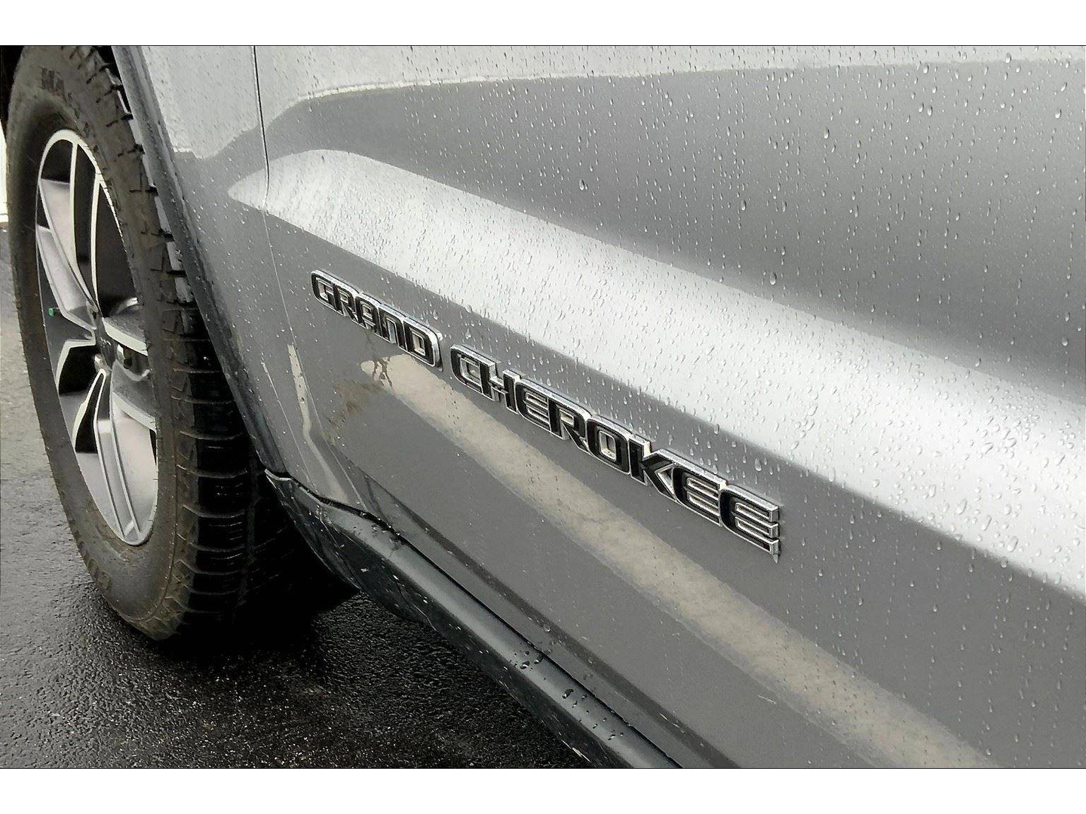 Used 2020 Jeep Grand Cherokee Laredo w/ Quick Order Package 2BN North image 30