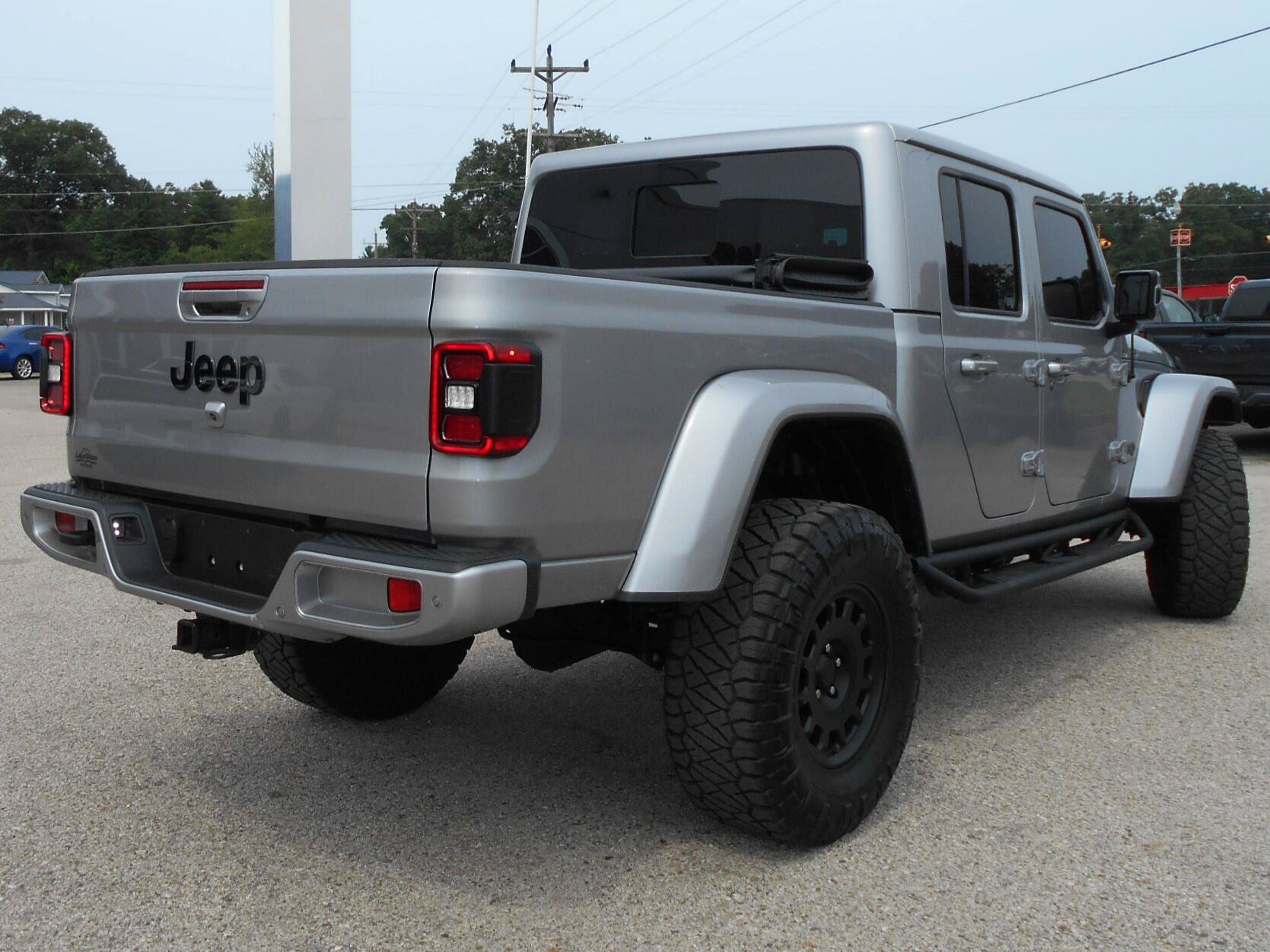Certified 2021 Jeep Gladiator Overland AWD/4WD image 28