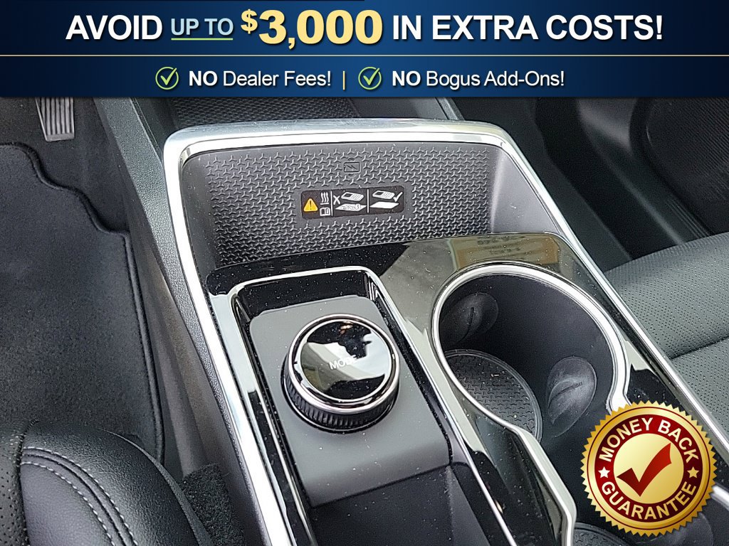 Used 2026 Chevrolet Equinox LT w/ Convenience Package II FWD image 25