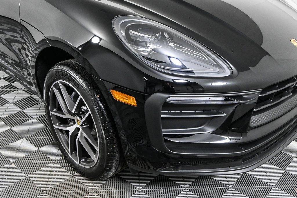 Certified 2026 Porsche Macan AWD/4WD image 38